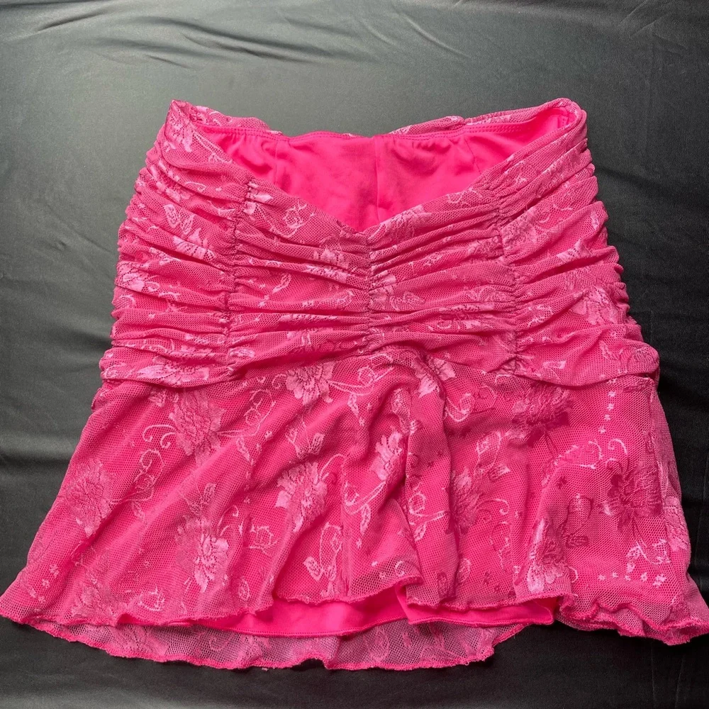 Pink Floral Crop Top and Skirt Set - Picture 4 of 6